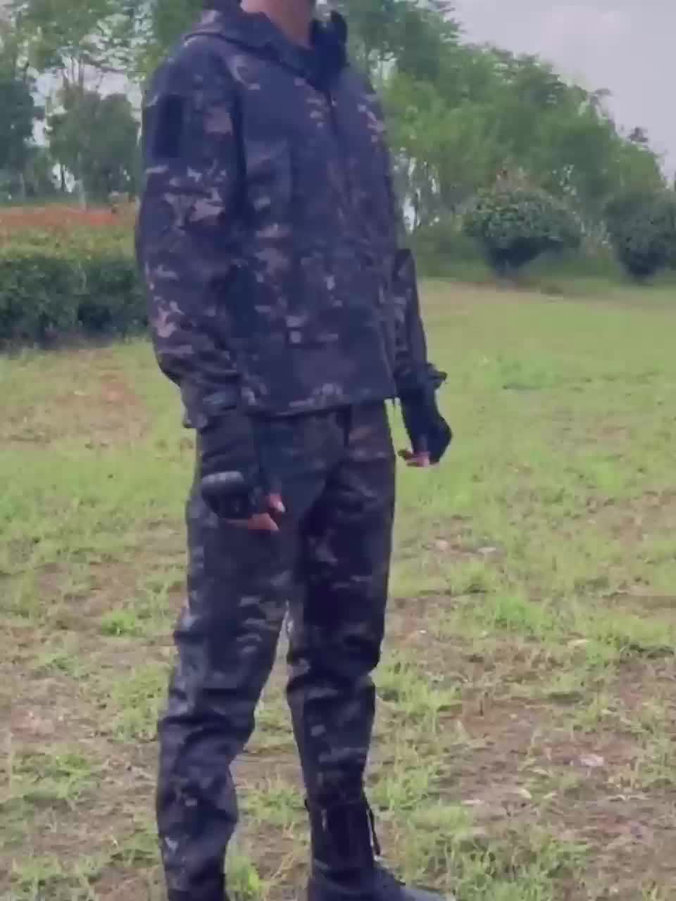Men'S Camouflage Softshell Jacket with Fleece Lining